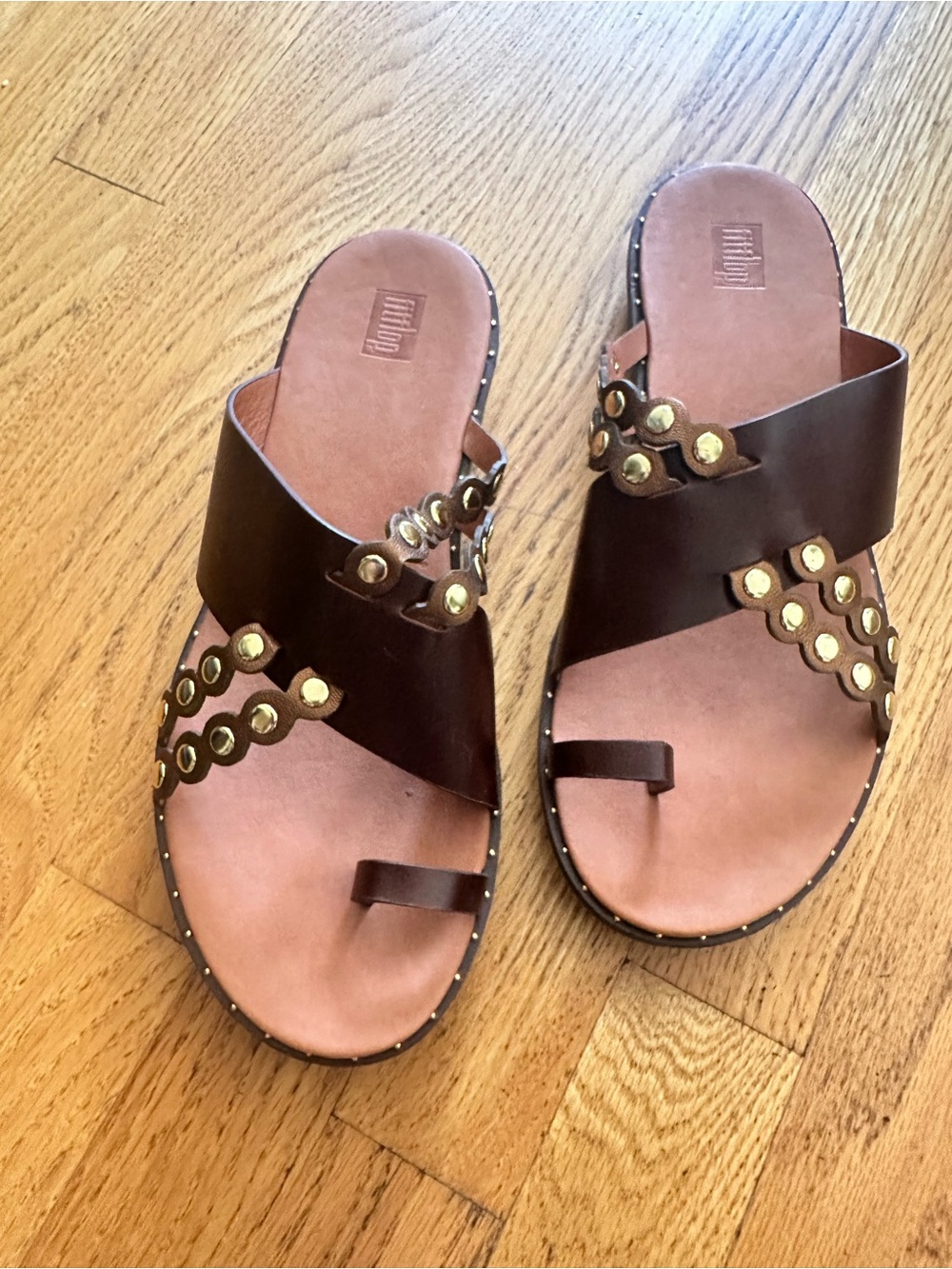 FitFlop Scallop Embellished Toe-Loop Sandals Brown/Gold   ~US 9
